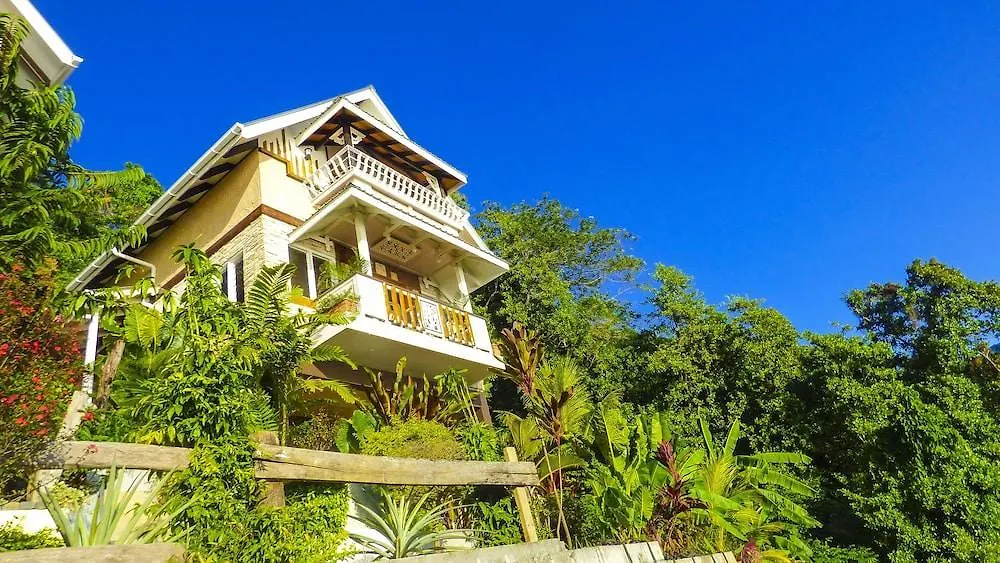 Mouggae Blues Villas Beau Vallon