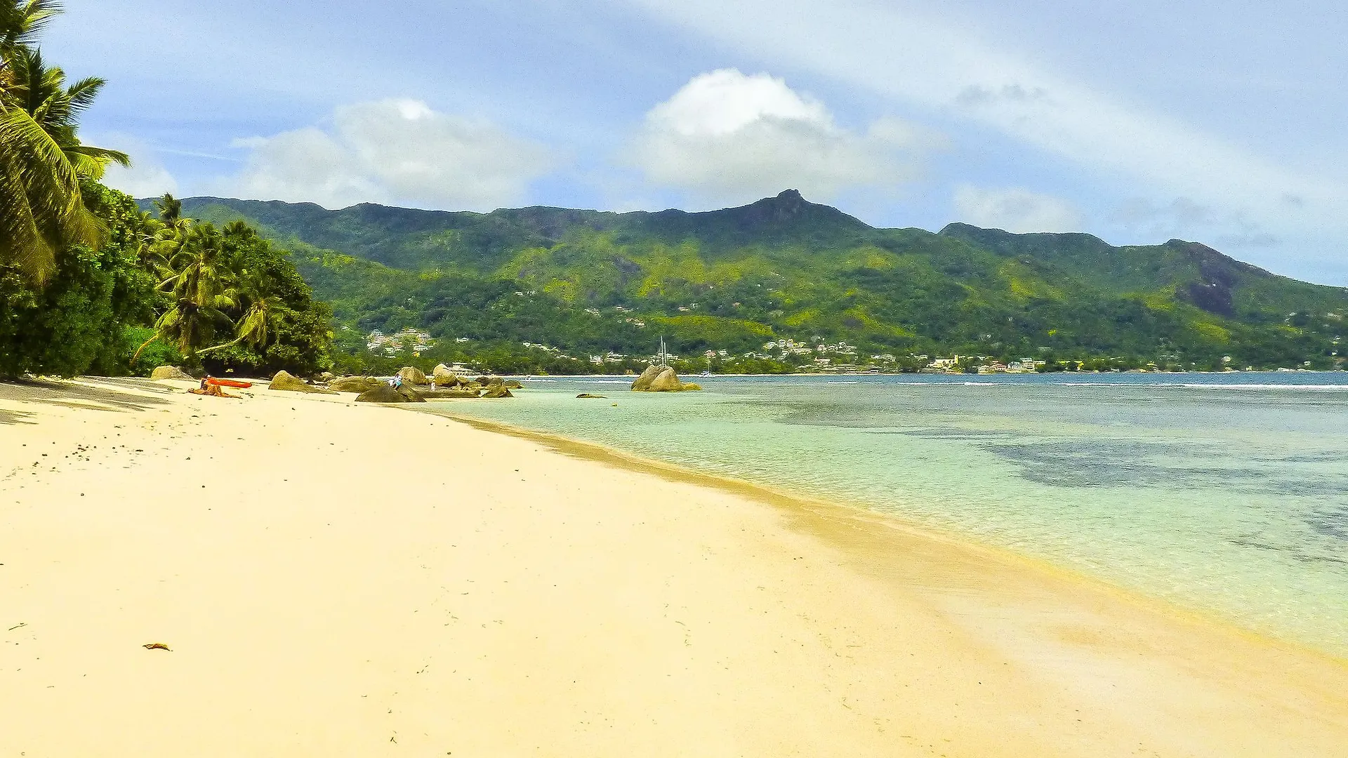 Mouggae Blues Villas Beau Vallon