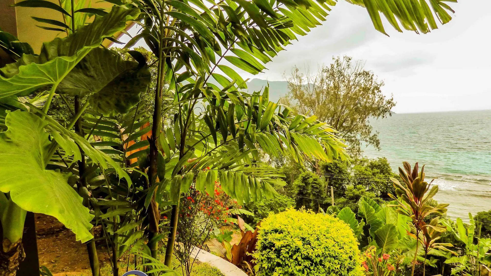Mouggae Blues Villas Beau Vallon