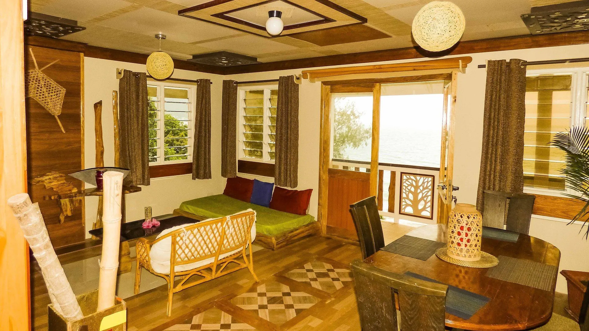 Mouggae Blues Villas Beau Vallon